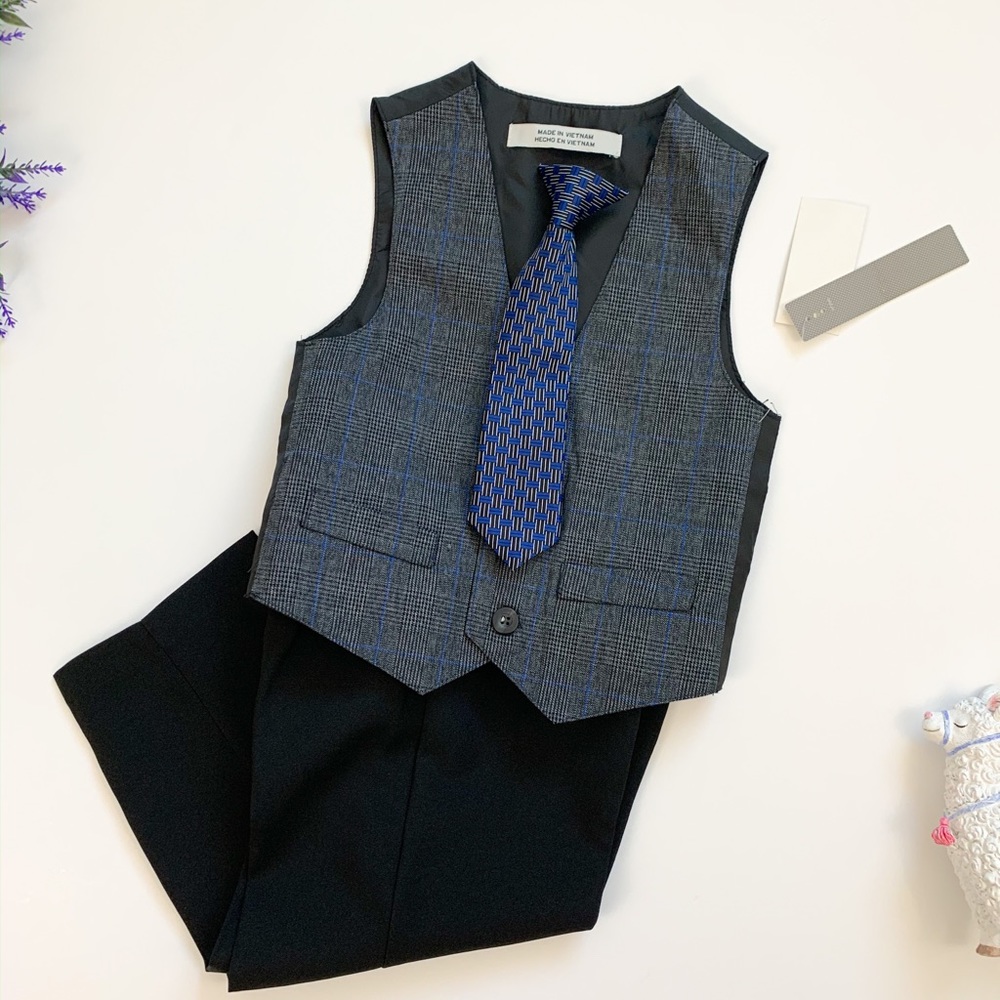 Perry Ellis Boys 3 Piece Suit NWT